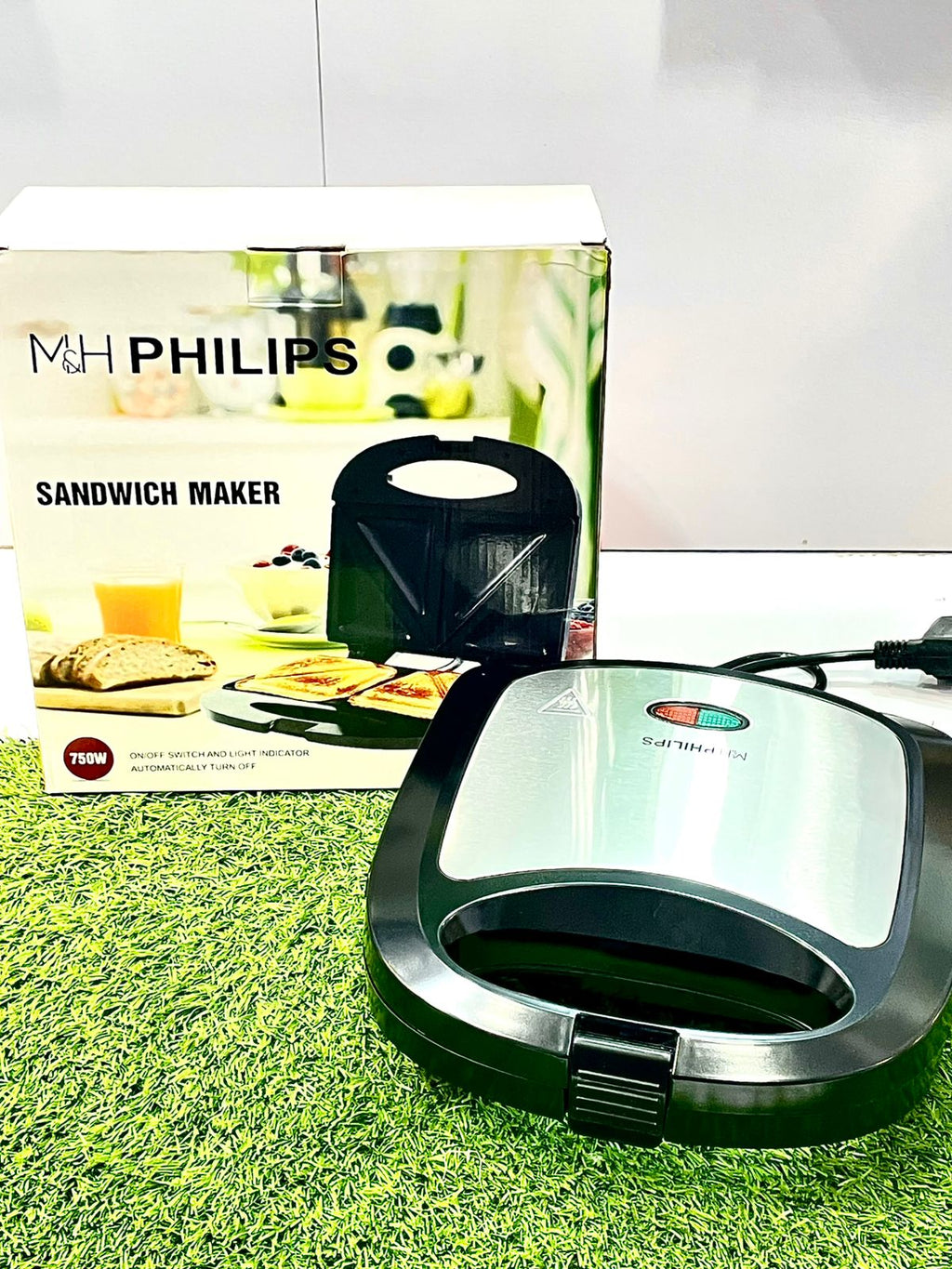 Philips Sandwich Maker 750W – Non-Stick Plates | Fast Heating Toast & Grill Maker