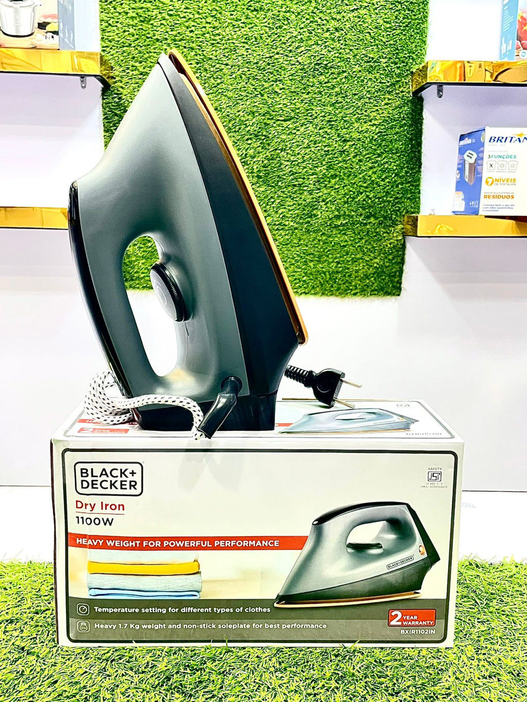 Black+Decker Dry Iron 1100W – Heavy Weight Non-Stick Soleplate