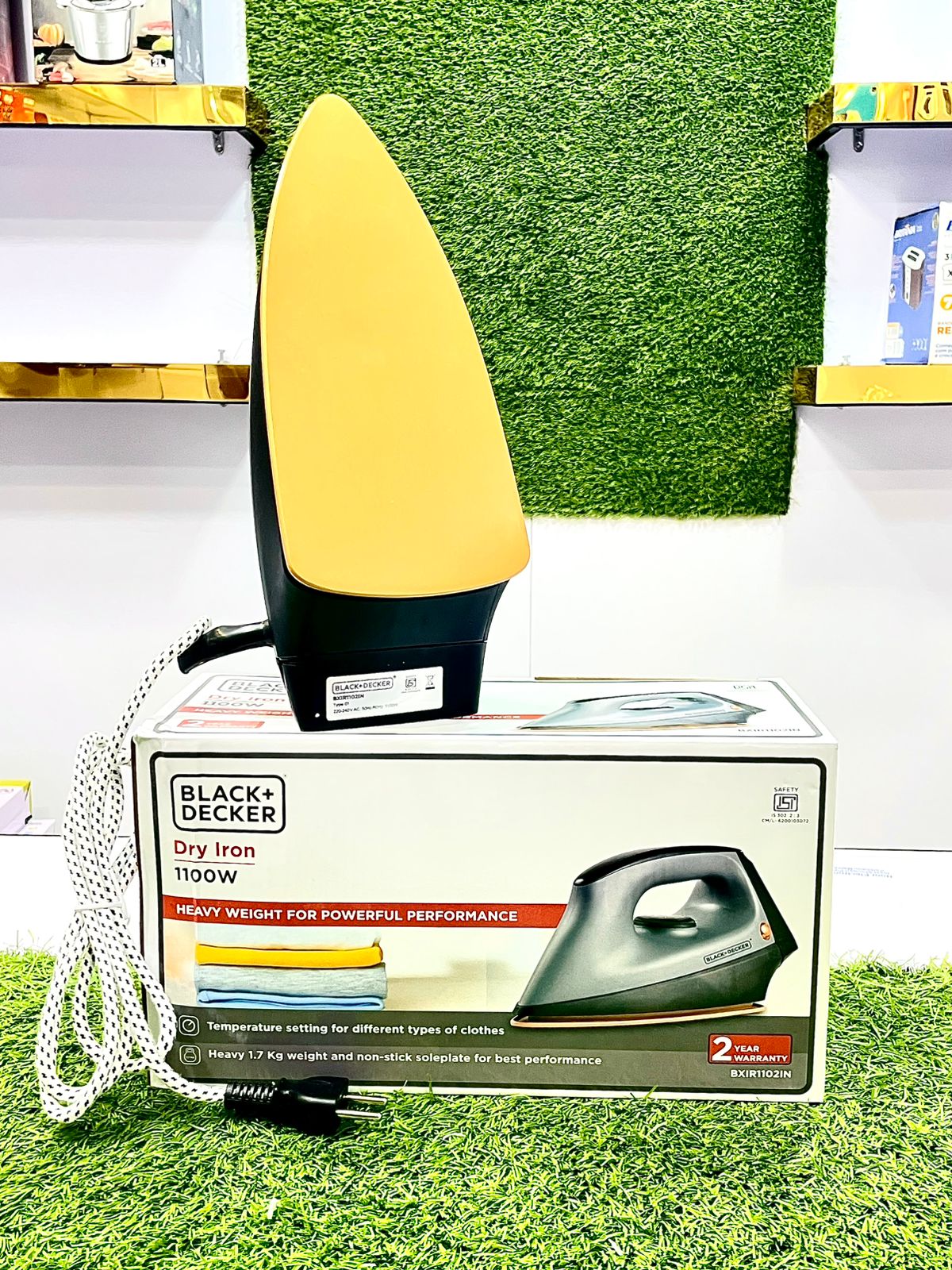 Black+Decker Dry Iron 1100W – Heavy Weight Non-Stick Soleplate